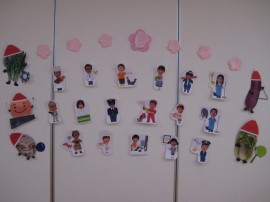 小学校に向かって 元気いっぱい羽ばたけ！！