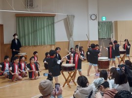 第2部は、元気いっぱいの和太鼓演技で幕開け！
